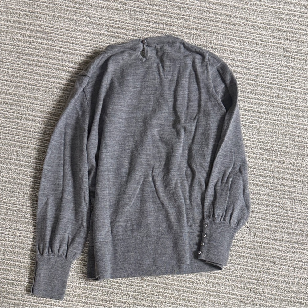 Talbots 100% Marino wool Gray Sweater medium petite - Picture 4 of 5